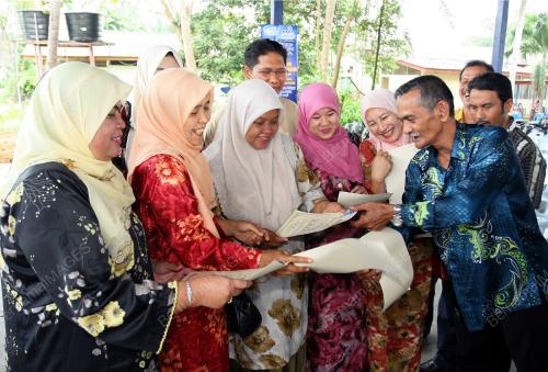TAN SRI MUHYIDDIN MOHD YASSIN