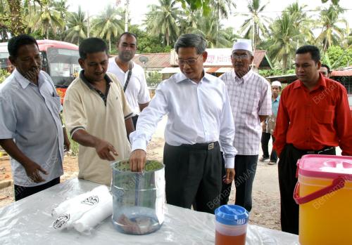 MUSTAPA MOHAMED