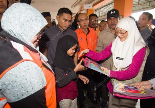DATUK SERI DR WAN AZIZAH WAN ISMAIL