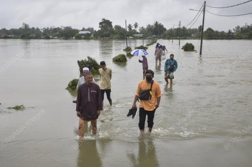 BANJIR DI KAMPUNG SIMPANGAN