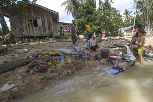 BERSIH RUMAH SELEPAS BANJIR