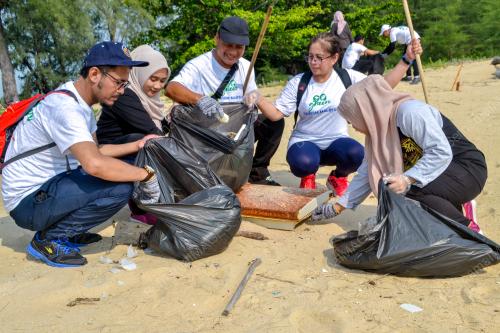 KB03_05072019_BERSIH_PANTAI_BN201906253173