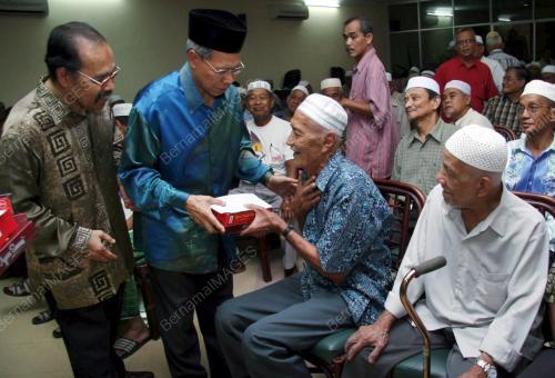 MUSTAPA MOHAMED