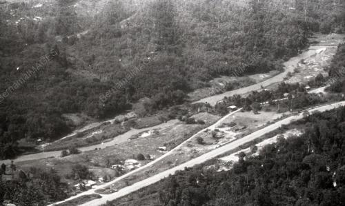 LEBUHRAYA TIMUR BARAT