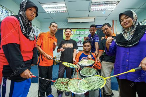 KB03_07012016_BADMINTON