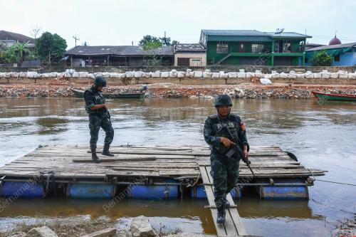 SENOI PRAAQ TINJAUAN KESELAMATAN SEMPADAN