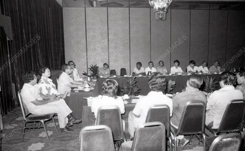 KB03_08012015_PERTEMUAN_PERNIAGAAN