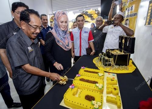 DATUK SERI MOHAMMAD SUPARADI MD NOOR