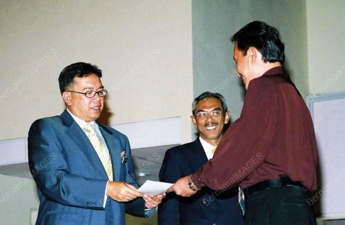 ABDUL LATIFF, TIBI SEDUNIA