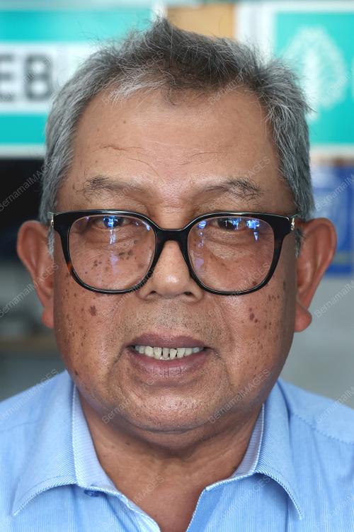 DATUK SERI DR AWANG ADEK HUSSIN