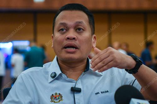 NIK NAZMI NIK AHMAD