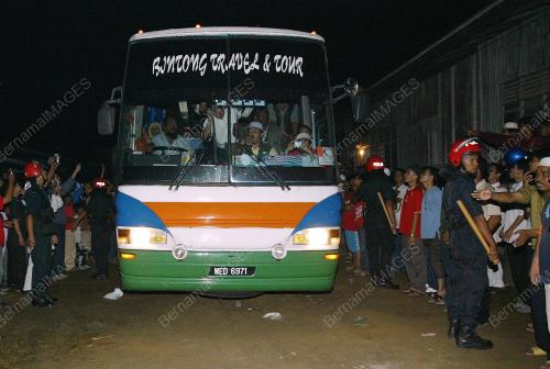 PENGUNDI HANTU