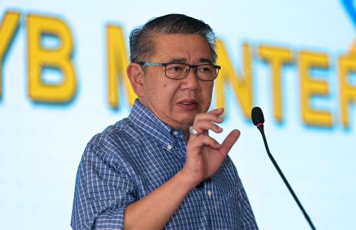 DATUK SERI SALAHUDDIN AYUB