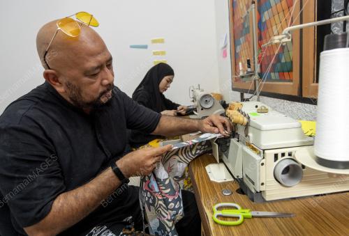 SELUAR SEPARUH RINDU