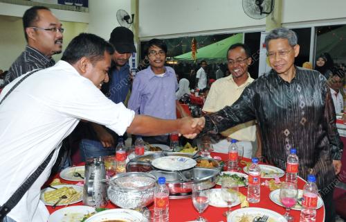 DATUK SERI MUSTAPA MOHAMED