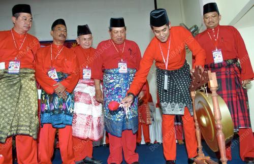 KB03_09092016_KHAIRY_UMNO