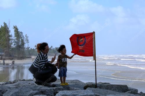 AMARAN ANGIN KENCANG TIMUR LAUT
