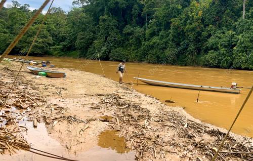 SUNGAI NENGGIRI SEMAKIN SURUT