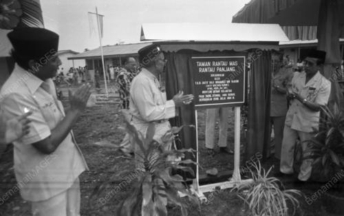 KB03_11082015_PEMBUKAAN_RUMAH