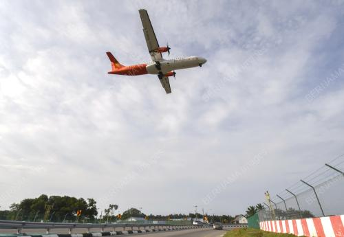 TINJAUAN LAPANGAN TERBANG SULTAN ISMAIL PETRA