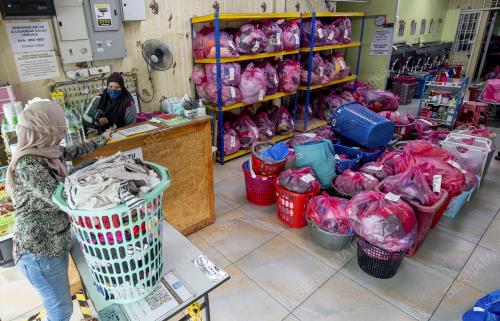 DOBI MUSIM TENGKUJUH