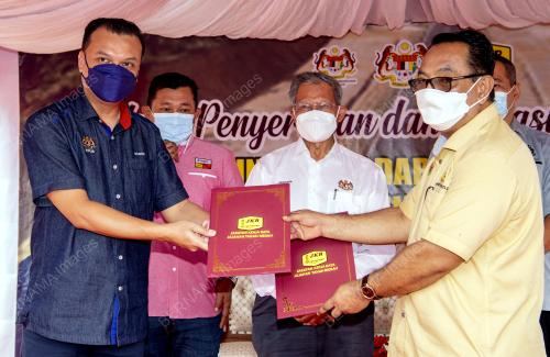 DATUK SERI MUSTAPA MOHAMED