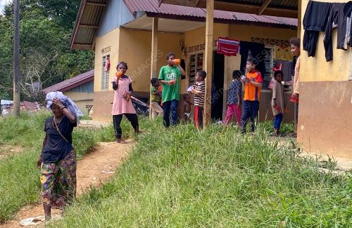 KAUM BATEQ TANGGUHKAN AKTIVITI KE HUTAN