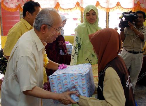 TENGKU RAZALEIGH HAMZAH