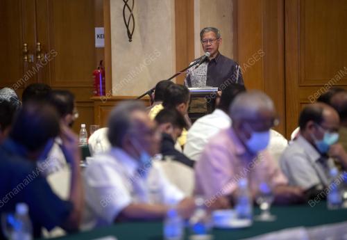 DATUK SERI MUSTAPA MOHAMED