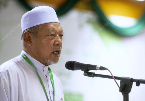 DATUK AHMAD YAKOB