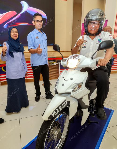 AHMAD NAZRI ABD KADER
