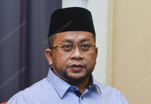 DATUK AHMAD MARZUK SHAARY