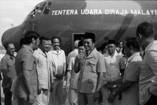 DR. MAHATHIR BIN MOHAMAD