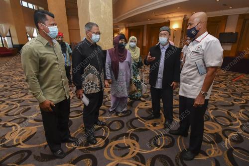 DATUK SERI MUSTAPA MOHAMED