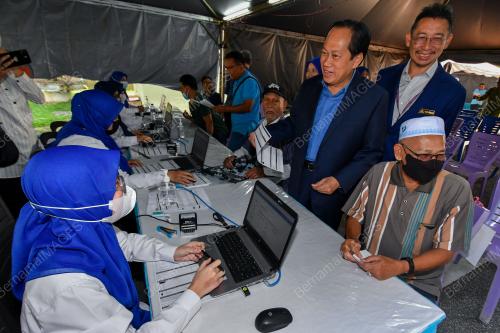DATUK SERI AHMAD MASLAN