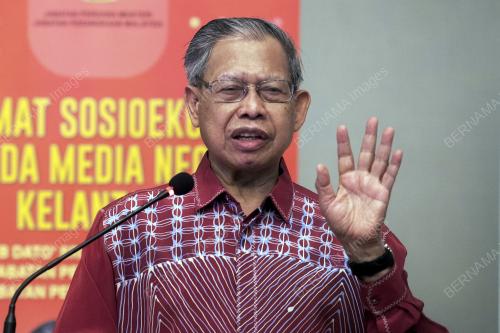 DATUK SERI MUSTAPA MOHAMED