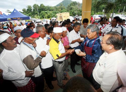 MUSTAPA MOHAMED