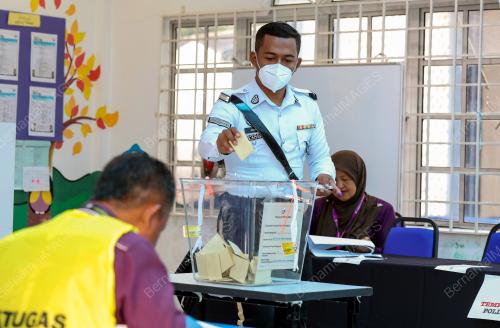 UNDI AWAL PRU15
