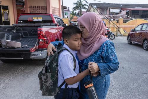 HARI PERTAMA PERSEKOLAHAN KELANTAN