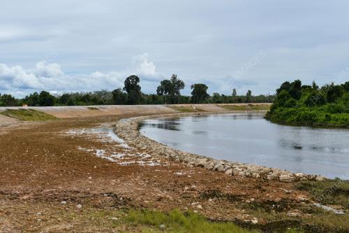 PROJEK TEBATAN BANJIR KAMPUNG TERSANG
