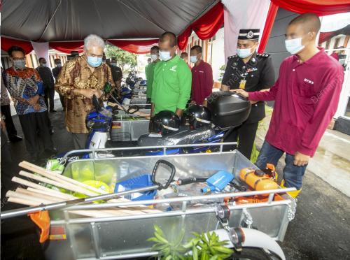 TAN SRI TENGKU MOHAMAD RIZAM TENGKU ABDUL AZIZ
