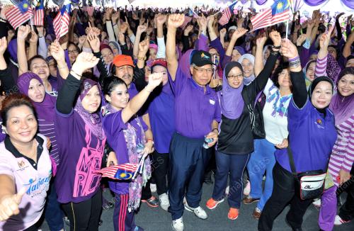 KB03_17032013_WOMEN_PURPLE