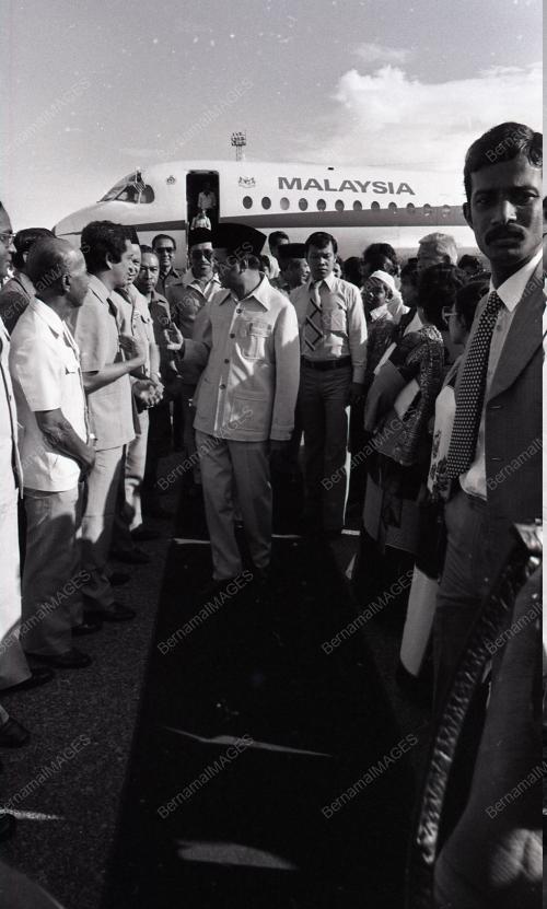 DR. MAHATHIR MOHAMAD
