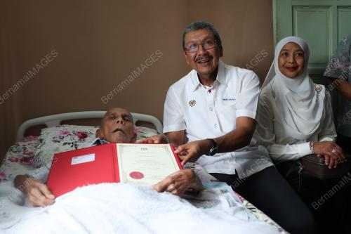 TAN SRI WAN AHMAD DAHLAN ABDUL AZIZ