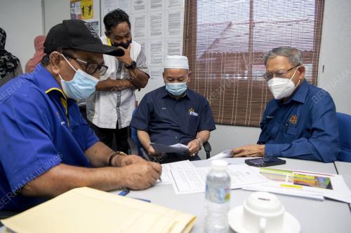 DATUK SERI MUSTAPA MOHAMED