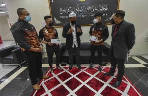 WAN ROSLAN WAN HAMAT