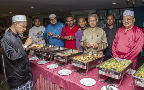 KB03_20062017_MAKAN_COLEK