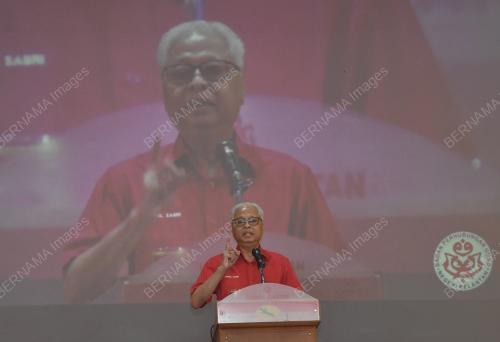 DATUK SERI ISMAIL SABRI YAAKOB