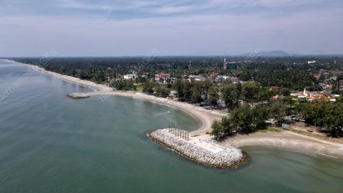 PANTAI IRAMA