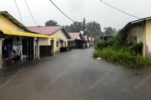 TINJAUAN BANJIR KILAT DI BACHOK